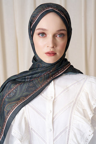 Beyza Huri Historical Victorian Desen Şal-KoyuYeşi