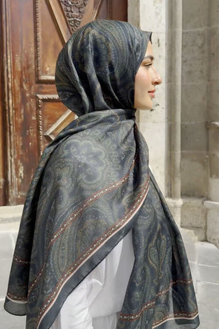 Beyza Huri Historical Victorian Desen Şal-KoyuYeşi