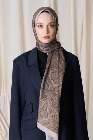 Sebanur Keskin Historical Victorian Desen Şal-Yeşi