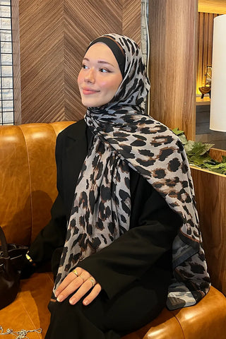 Leopar Desenli Pamuk Dokulu Şal - Gri
